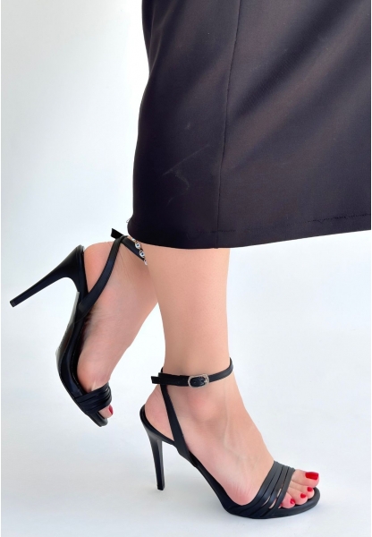 Coze Siyah Topuklu Ayakkabı