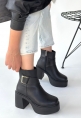 Lonji Siyah Cilt Topuklu Bot