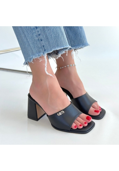 Miyon Siyah Cilt Topuklu Terlik