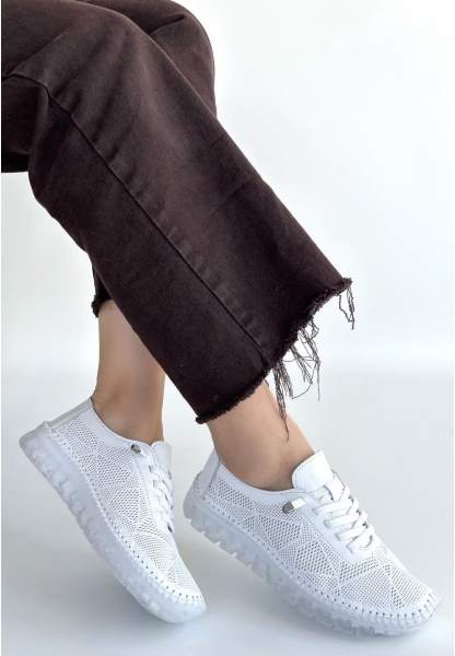 Omma Beyaz Deri Lazerli Bağcıklı Spor Ayakkabı